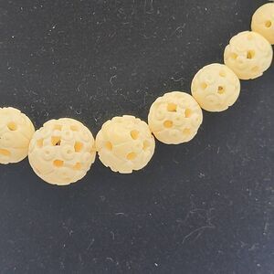 Vintage Carved Hone Bone Shell Necklace Graduated Beaded Choker Collar 16in